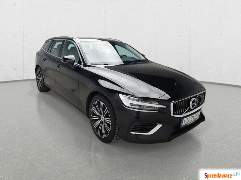 Volvo V60 2019,  2.0 benzyna - Na sprzedaż za 123 492 zł - Komorniki