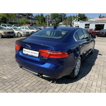 Jaguar XE  Sedan/Limuzyna 2016,  2.0 benzyna, automat - Na sprzedaż za 83 900 zł - Kraków - zdjęcie 6