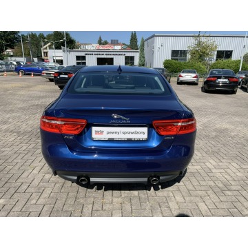 Jaguar XE  Sedan/Limuzyna 2016,  2.0 benzyna, automat - Na sprzedaż za 83 900 zł - Kraków - zdjęcie 7