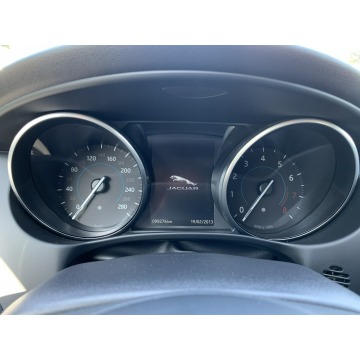 Jaguar XE  Sedan/Limuzyna 2016,  2.0 benzyna, automat - Na sprzedaż za 83 900 zł - Kraków - zdjęcie 10