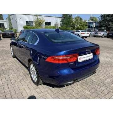 Jaguar XE  Sedan/Limuzyna 2016,  2.0 benzyna, automat - Na sprzedaż za 83 900 zł - Kraków - zdjęcie 8