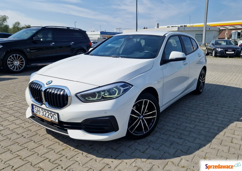 BMW Seria 1  Hatchback 2021,  1.5 benzyna - Na sprzedaż za 93 900 zł - Żory