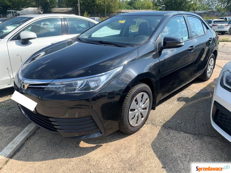 Toyota Corolla  Sedan/Limuzyna 2018,  1.6 benzyna - Na sprzedaż za 40 000 zł - Warszawa