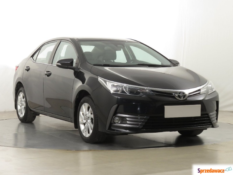 Toyota Corolla  Liftback 2018,  1.6 benzyna - Na sprzedaż za 61 999 zł - Katowice