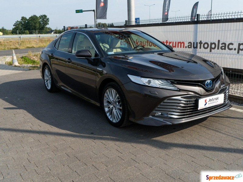 Toyota Camry  Sedan/Limuzyna 2020,  2.5 hybryda - Na sprzedaż za 117 800 zł - Lipówki