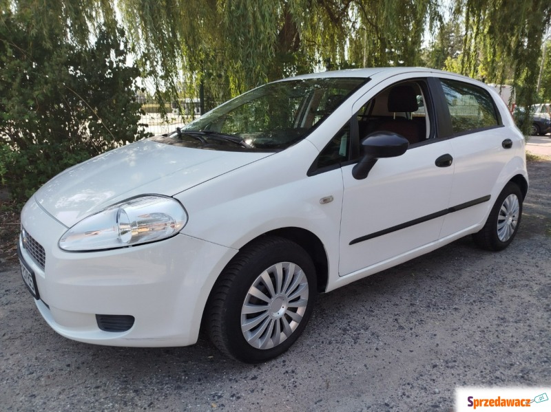 Fiat Grande Punto  Hatchback 2009,  1.3 benzyna - Na sprzedaż za 6 000,00 zł - Toruń