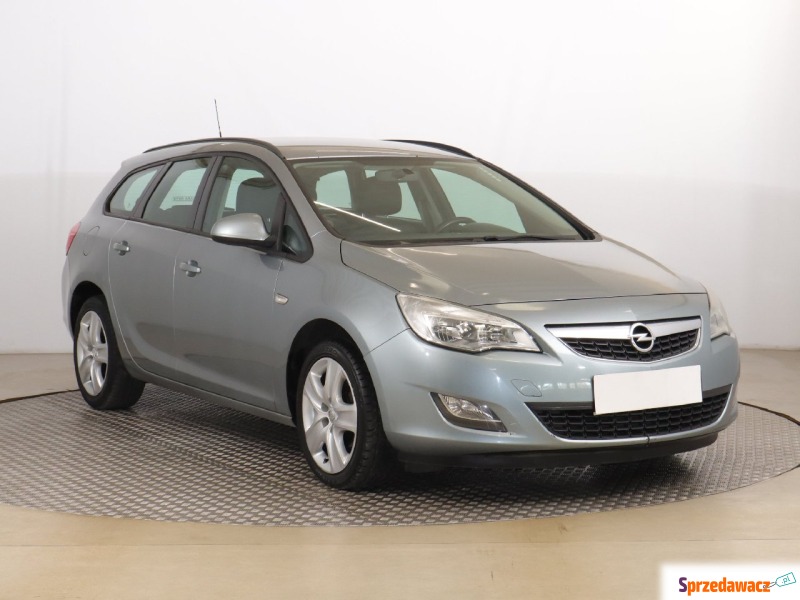 Opel Astra 1.4 16V (101KM), 2012 - Samochody osobowe - Zabrze