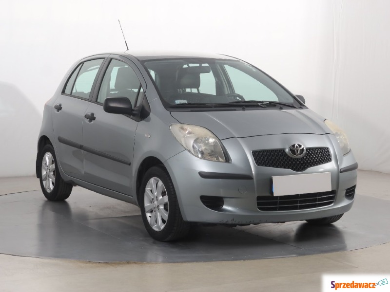 Toyota Yaris  Hatchback 2007,  1.3 benzyna - Na sprzedaż za 10 999 zł - Katowice