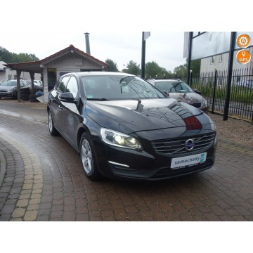 Volvo V60 D3 2016 2.0 diesel 150 km automat xenon navigacja