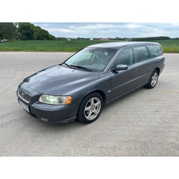 Volvo v70, 2,4 D4 185 PS ZAREJESTROWANY KOMPLET KÓŁ, 2,4 D4 185 PS ZAREJESTROWANY KOMPLET KÓ