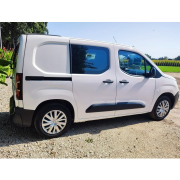 Peugeot Partner 2022,  1.2 benzyna - Na sprzedaż za 26 999 zł - Pleszew - zdjęcie 6