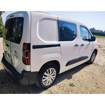 Peugeot Partner 2022,  1.2 benzyna - Na sprzedaż za 26 999 zł - Pleszew - zdjęcie 8