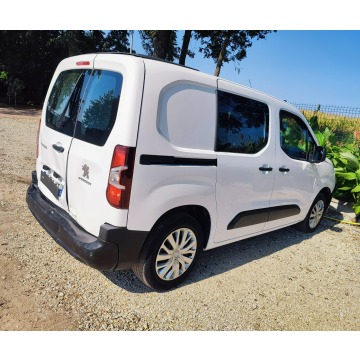 Peugeot Partner 2022,  1.2 benzyna - Na sprzedaż za 26 999 zł - Pleszew - zdjęcie 12
