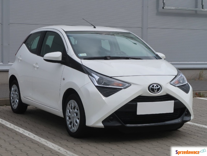 Toyota Aygo  Hatchback 2020,  1.0 benzyna - Na sprzedaż za 44 999 zł - Płock