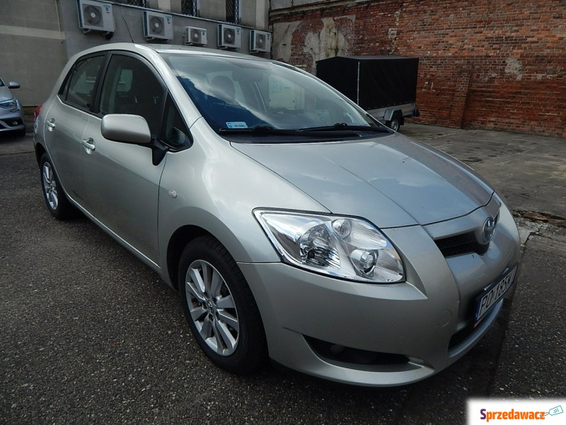 Toyota Auris - 2009 - Samochody osobowe - Komorniki