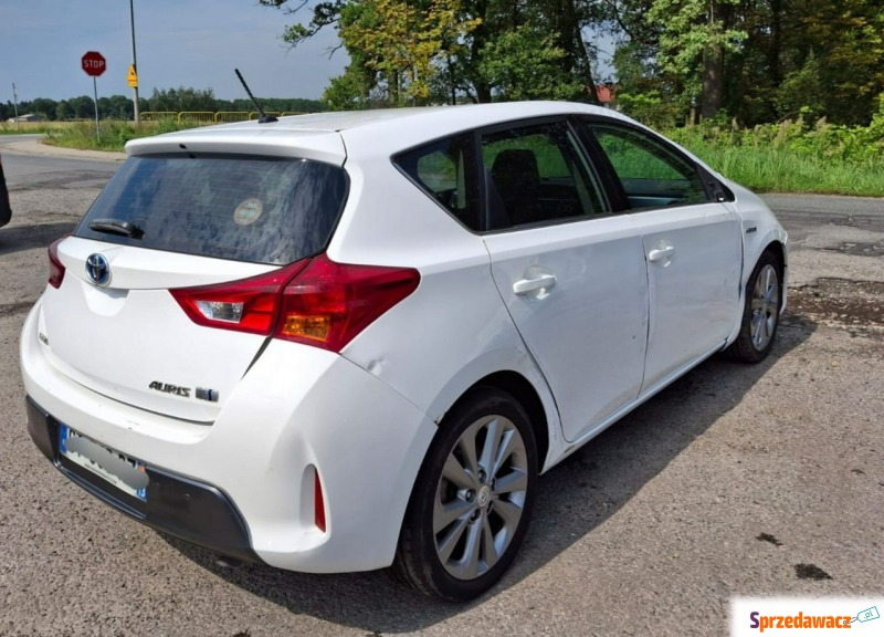 Toyota Auris  Hatchback 2013,  1.8 hybryda - Na sprzedaż za 22 900 zł - Pleszew