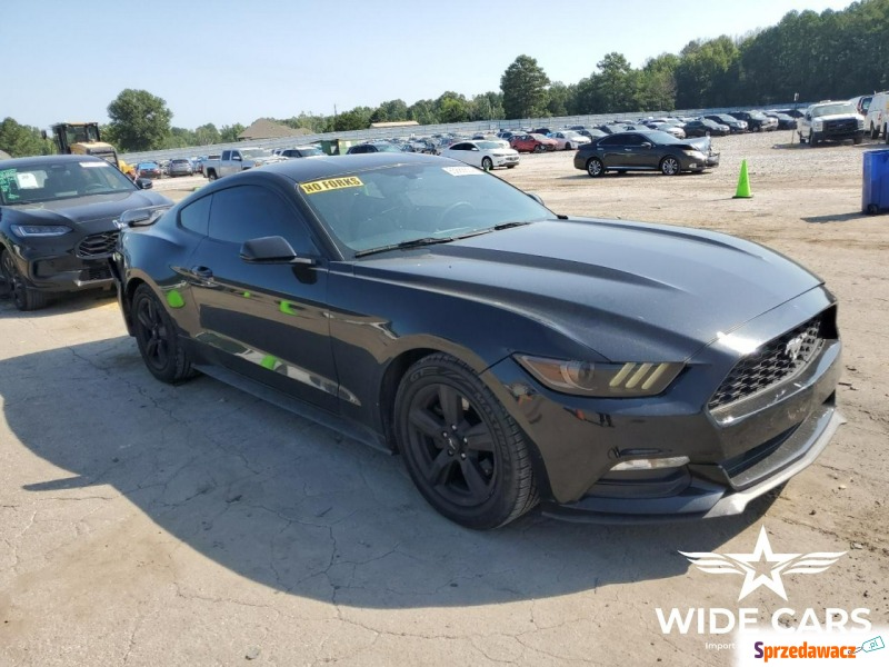 Ford Mustang - V6 3.7l - Samochody osobowe - Sękocin Nowy