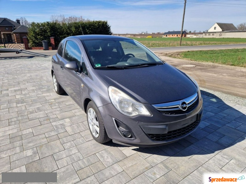 Opel Corsa  Liftback 2011,  1.4 benzyna - Na sprzedaż za 14 900 zł - Poznań