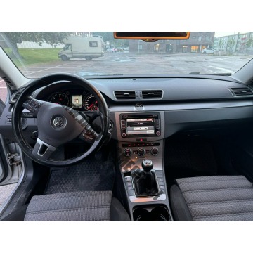 Volkswagen Passat 2011,  2.0 diesel - Na sprzedaż za 24 300 zł - Skoczów - zdjęcie 6