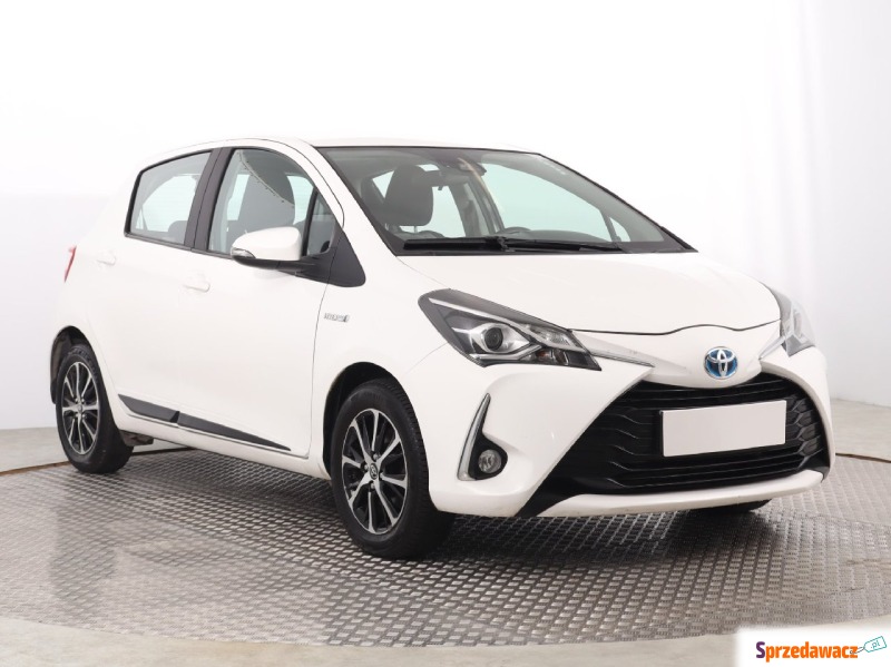 Toyota Yaris  Hatchback 2018,  1.5 benzyna - Na sprzedaż za 56 999 zł - Katowice