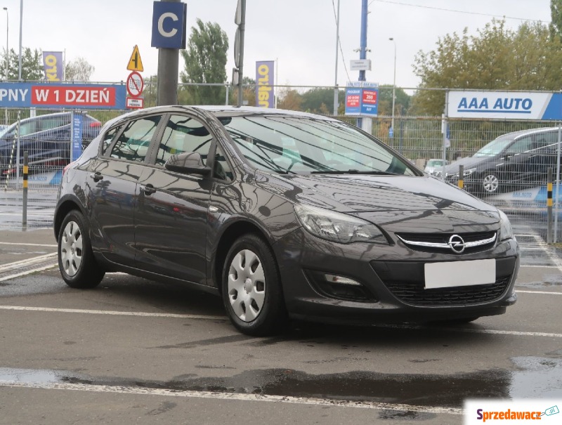 Opel Astra  Hatchback 2014,  1.6 benzyna+LPG - Na sprzedaż za 33 999 zł - Łódź