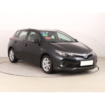 Toyota Auris Hybrid (136KM), 2016