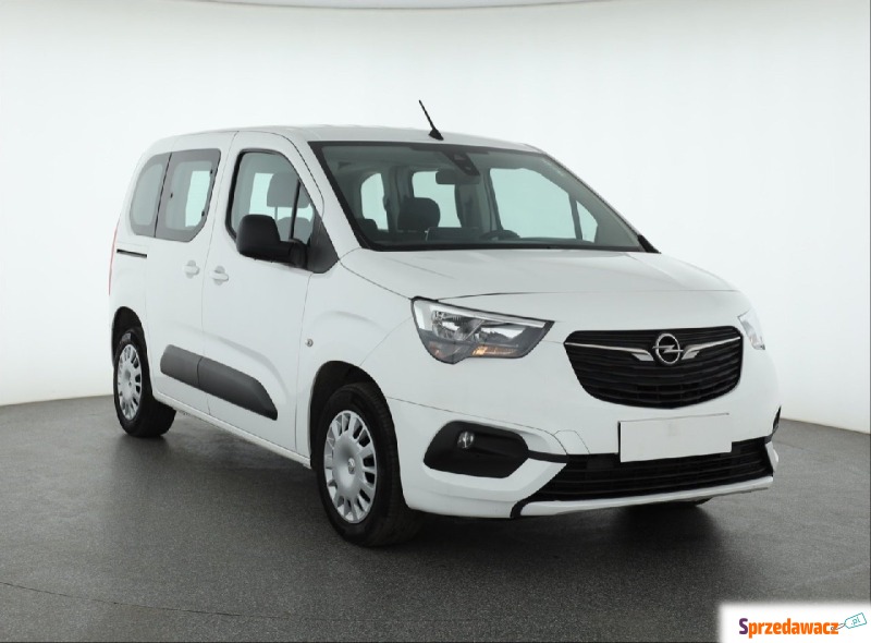 Opel Combo  Pick-up 2021,  1.5 diesel - Na sprzedaż za 62 999 zł - Piaseczno