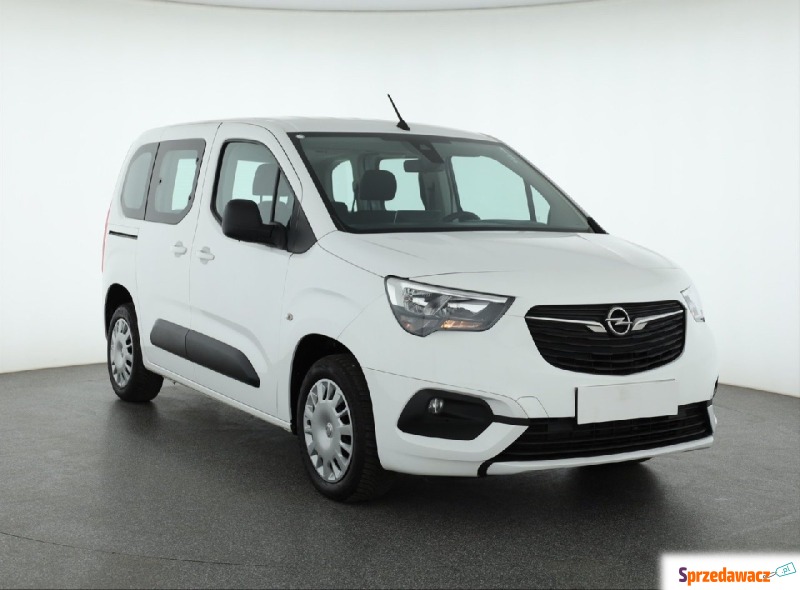 Opel Combo  Pick-up 2021,  1.5 diesel - Na sprzedaż za 62 999 zł - Piaseczno