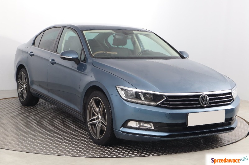 Volkswagen Passat  Liftback 2018,  1.4 benzyna - Na sprzedaż za 57 999 zł - Bielany Wrocławskie