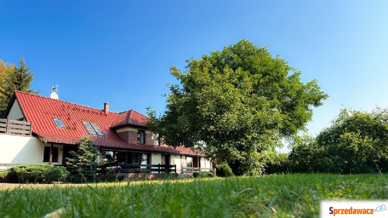 Przestronny, dwupiętrowy dom na wynajem - Domy do wynajęcia - Dobra