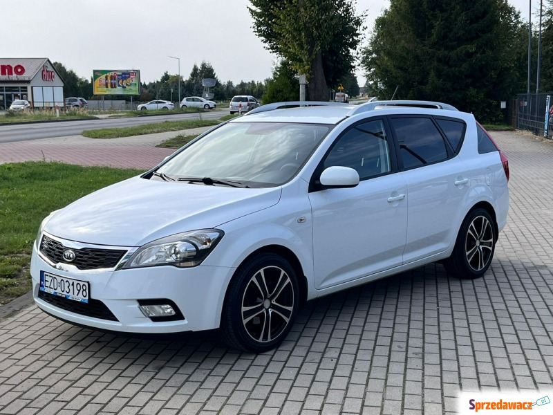 Kia Ceed 2010,  1.4 benzyna - Na sprzedaż za 19 900 zł - Czechy