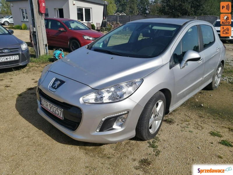 Peugeot 308  Hatchback 2013,  1.6 diesel - Na sprzedaż za 27 500 zł - Strzegom