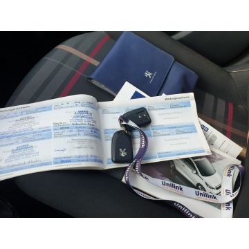 Peugeot 108  Hatchback 2014,  1.2 benzyna - Na sprzedaż za 25 900 zł - Lublin - zdjęcie 10