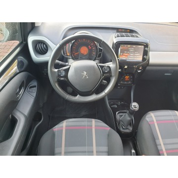 Peugeot 108  Hatchback 2014,  1.2 benzyna - Na sprzedaż za 25 900 zł - Lublin - zdjęcie 9