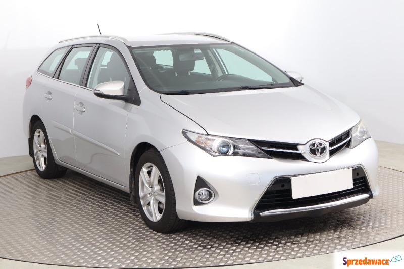 Toyota Auris 1.6 Valvematic (132KM), 2014 - Samochody osobowe - Bielany Wrocławskie