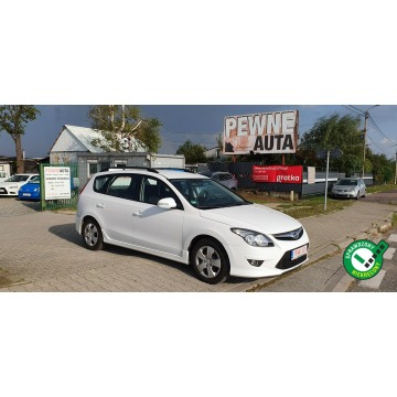 Hyundai i30 - 1 właściciel/B. Zadbany/Klima sprawna/Hak/10 poduszek/Bezwypadkowy