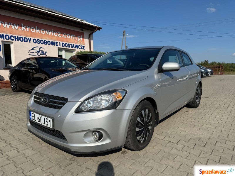 Kia Ceed  Coupe/Sportowy 2010,  1.6 - Na sprzedaż za 16 200 zł - Malutkie