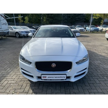 Jaguar XE  Sedan/Limuzyna 2017,  2.0 diesel, automat - Na sprzedaż za 83 900 zł - Kraków - zdjęcie 2