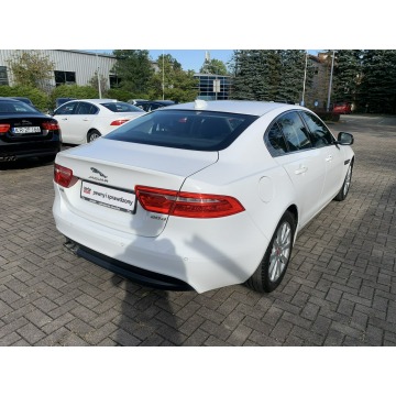 Jaguar XE  Sedan/Limuzyna 2017,  2.0 diesel, automat - Na sprzedaż za 83 900 zł - Kraków - zdjęcie 6