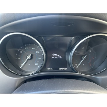 Jaguar XE  Sedan/Limuzyna 2017,  2.0 diesel, automat - Na sprzedaż za 83 900 zł - Kraków - zdjęcie 10