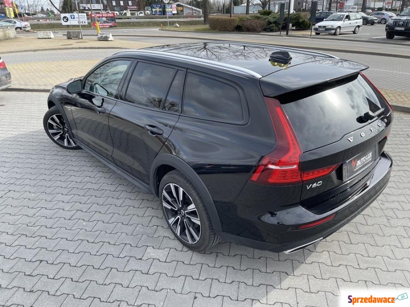 Volvo V60 2021,  2.0 benzyna - Na sprzedaż za 139 700 zł - Janki