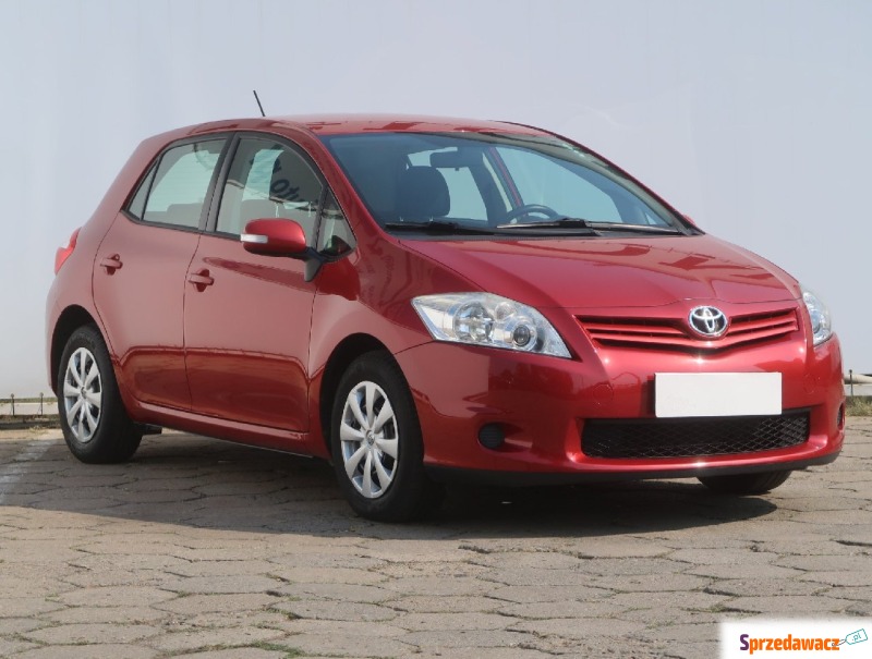 Toyota Auris  Hatchback 2013,  1.4 benzyna - Na sprzedaż za 27 999 zł - Łódź