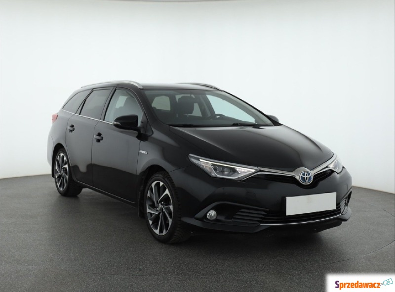 Toyota Auris  Kombi 2015,  1.8 benzyna - Na sprzedaż za 62 999 zł - Piaseczno