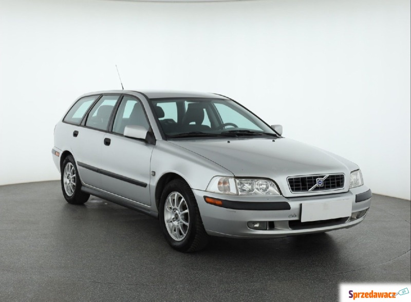 Volvo V40  Kombi 2004,  1.8 benzyna - Na sprzedaż za 5 999,00 zł - Piaseczno