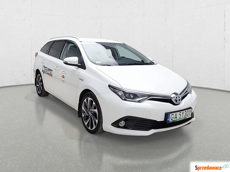 Toyota Auris 2016,  1.8 hybryda - Na sprzedaż za 32 472 zł - Komorniki