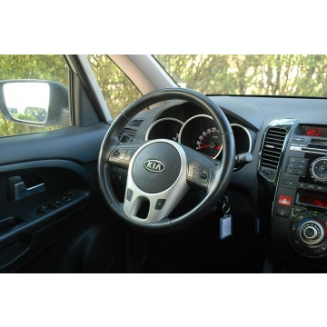 Kia Venga  Minivan/Van 2010,  1.6 diesel - Na sprzedaż za 17 900 zł - Słupsk - zdjęcie 8