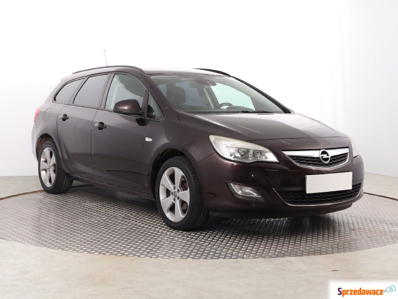 Opel Astra  Kombi 2012,  1.4 benzyna - Na sprzedaż za 28 999 zł - Katowice