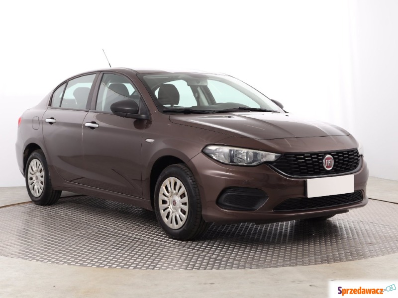 Fiat Tipo  Liftback 2017,  1.4 benzyna - Na sprzedaż za 33 999 zł - Katowice