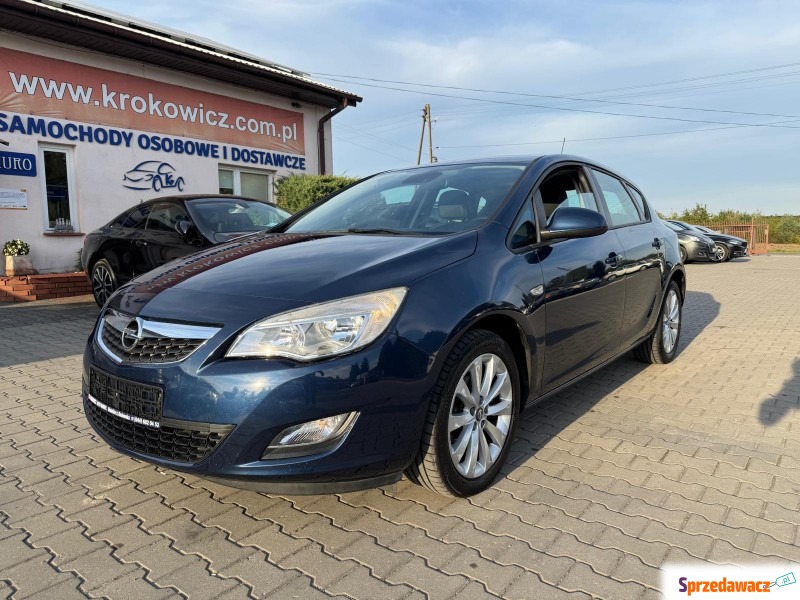 Opel Astra  Hatchback 2012,  1.4 - Na sprzedaż za 23 800 zł - Malutkie