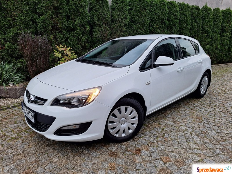 Opel Astra  Hatchback 2014,  1.6 benzyna - Na sprzedaż za 31 900 zł - Siewierz